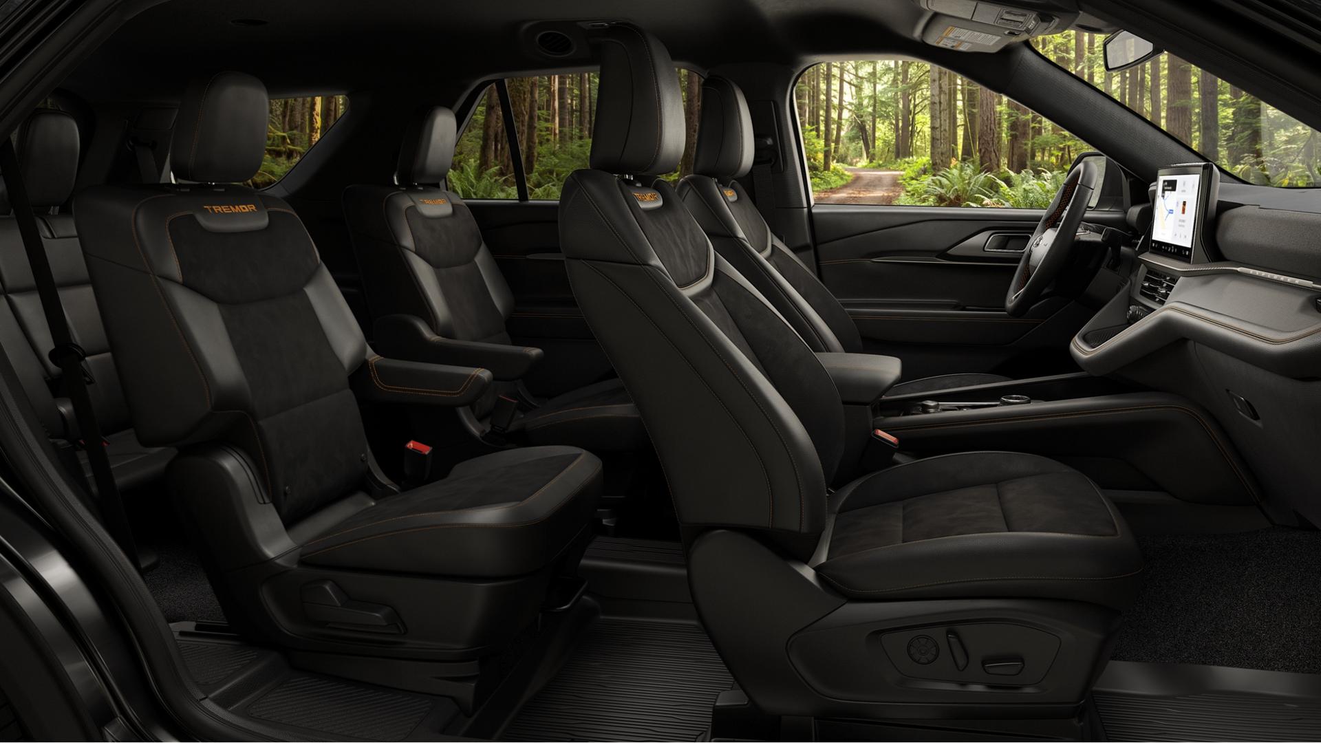 Une coupe montrant l’intérieur d’un VUS Ford Explorer® Tremor® 2027