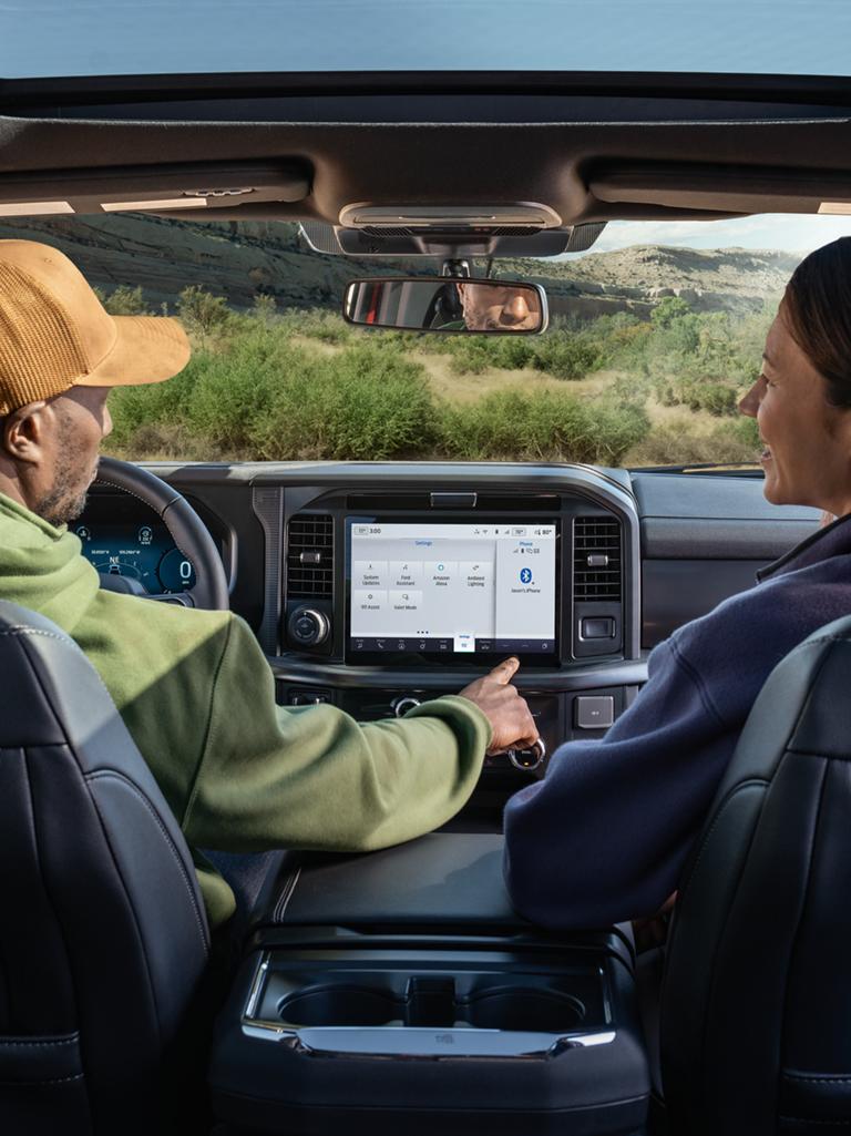 Gros plan de l’écran d’affichage central de 12 po