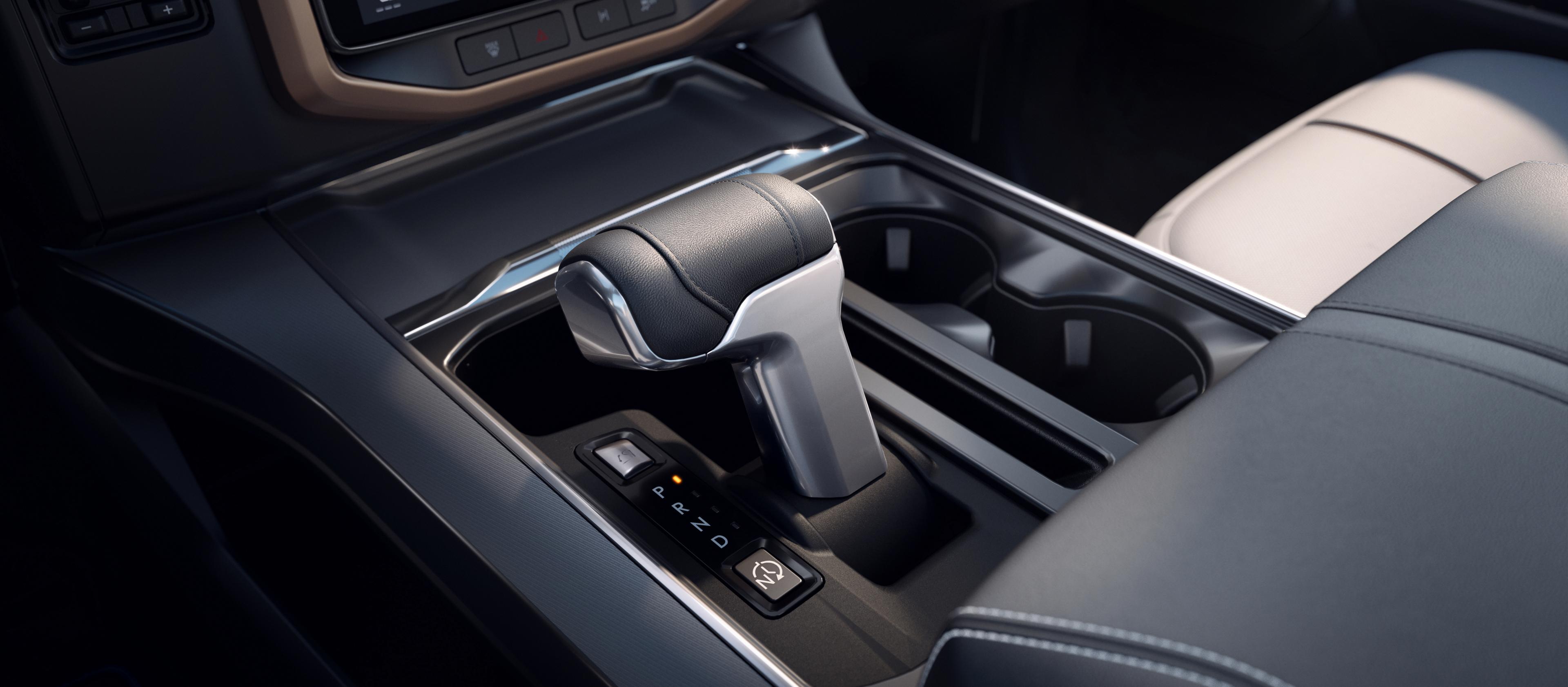 Gros plan de la console à l’intérieur d’un Ford F-150® Lightning® 2025