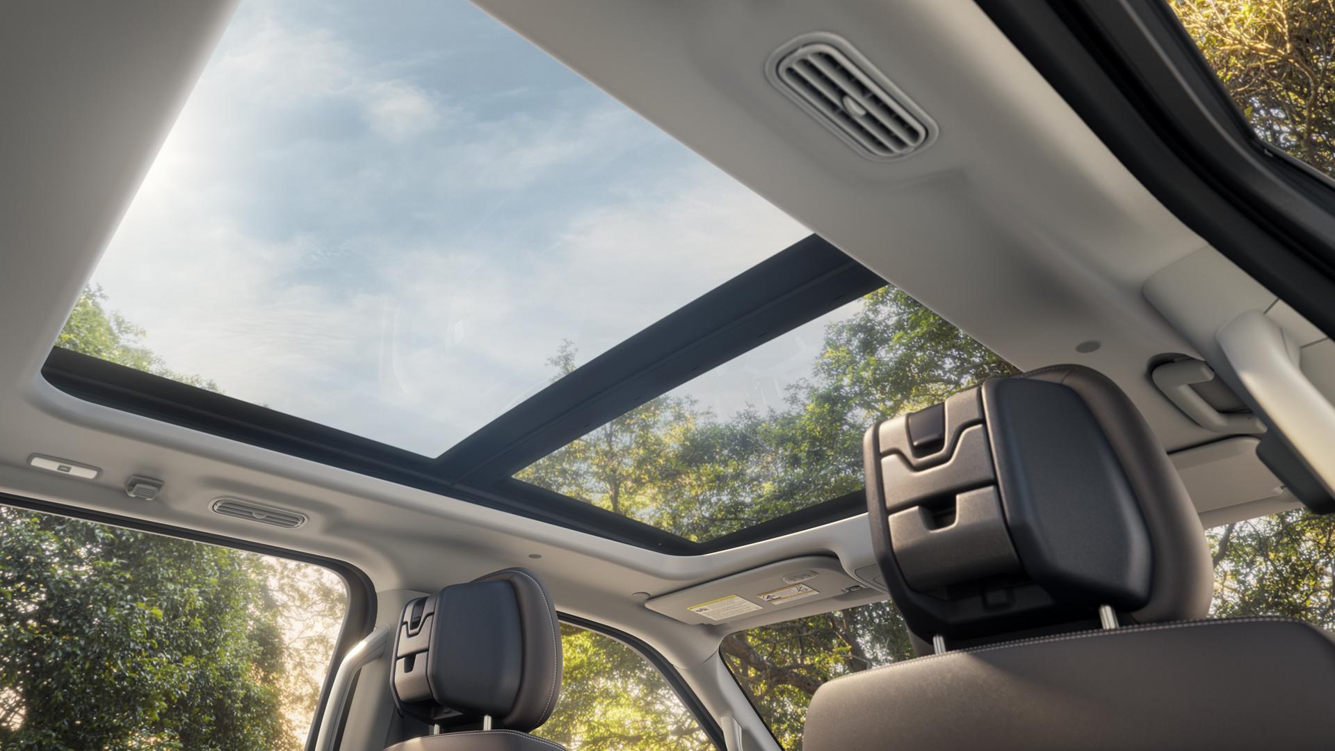 Toit panoramique Vista® en option sur le VUS Ford Expedition® 2026