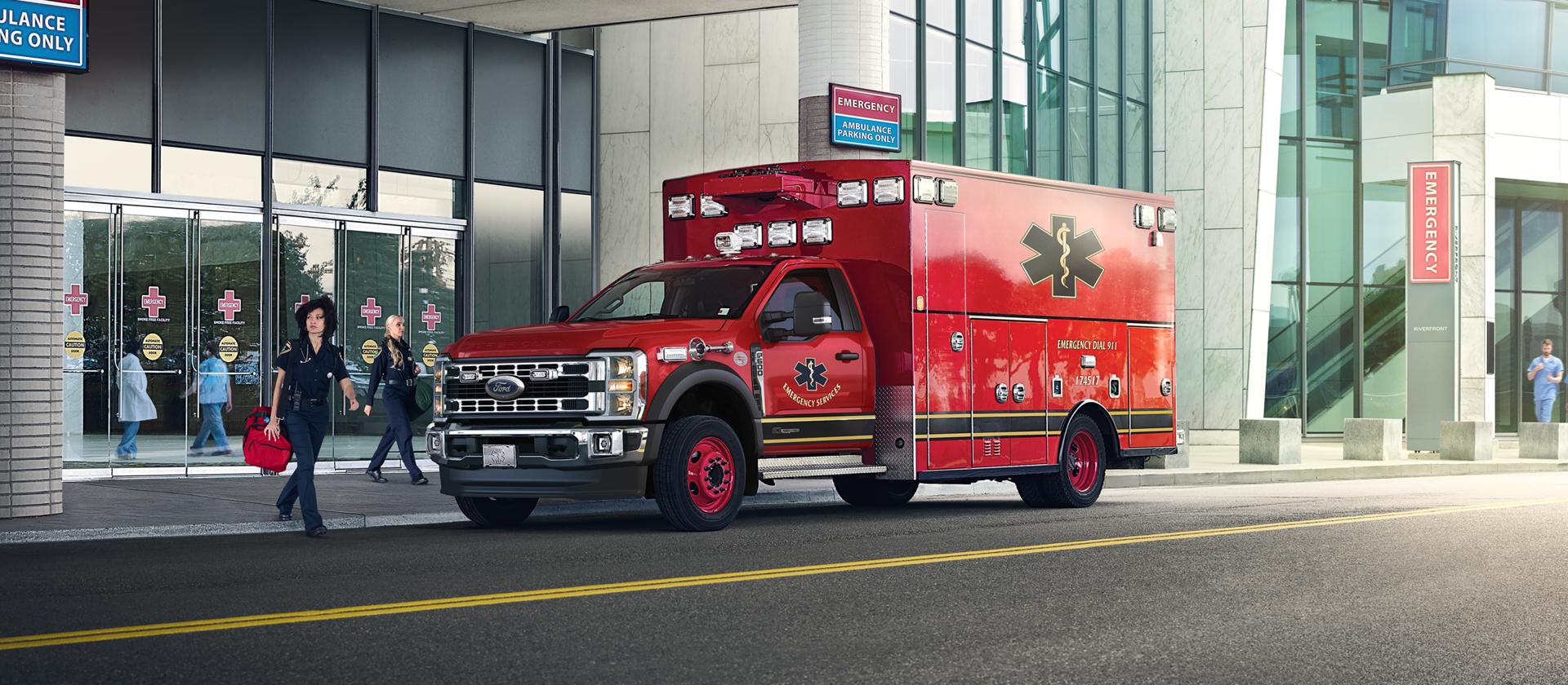 Un Ford Super Duty® à châssis-cabine 2026 avec ensemble EMT