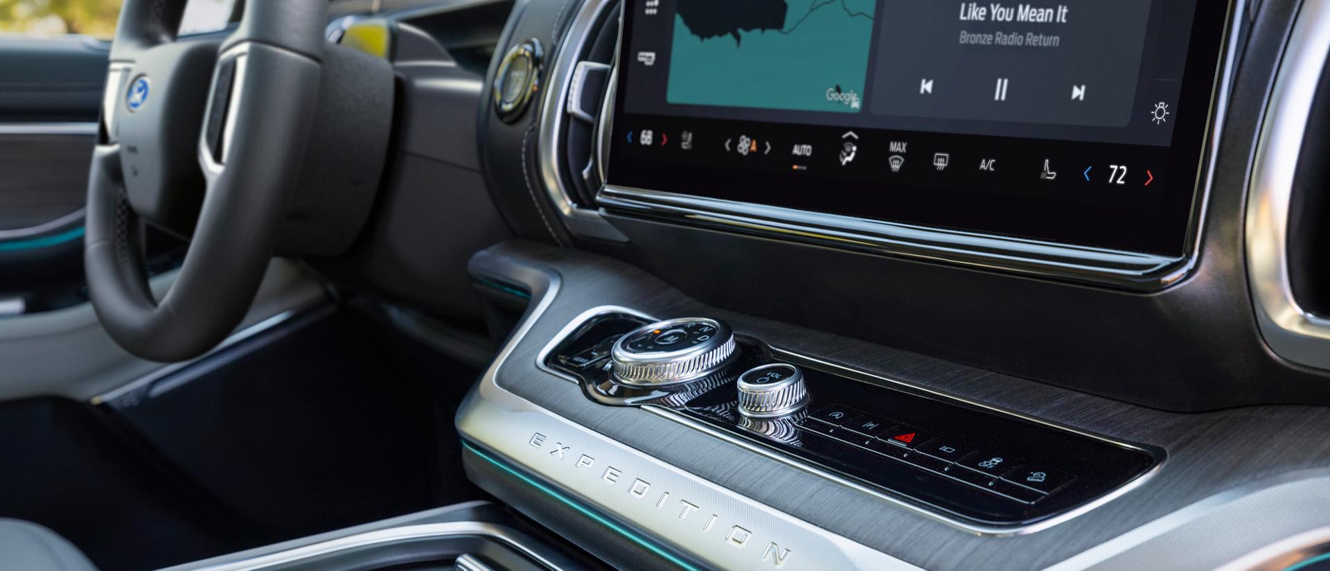 Console centrale du VUS Ford Expedition® Platinum™ 2027