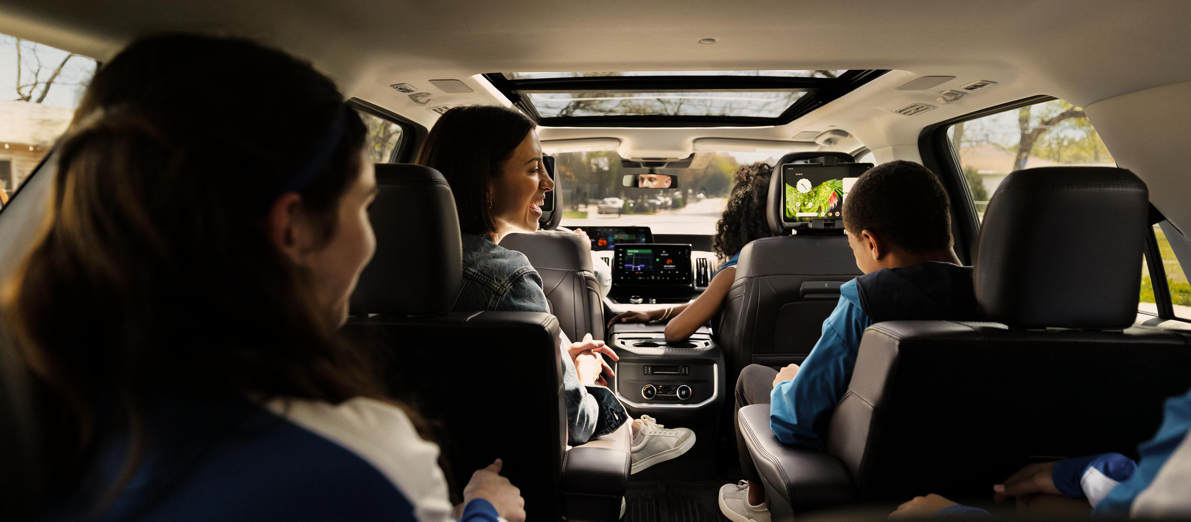 Des personnes à bord d'un VUS Ford Expedition® 2026