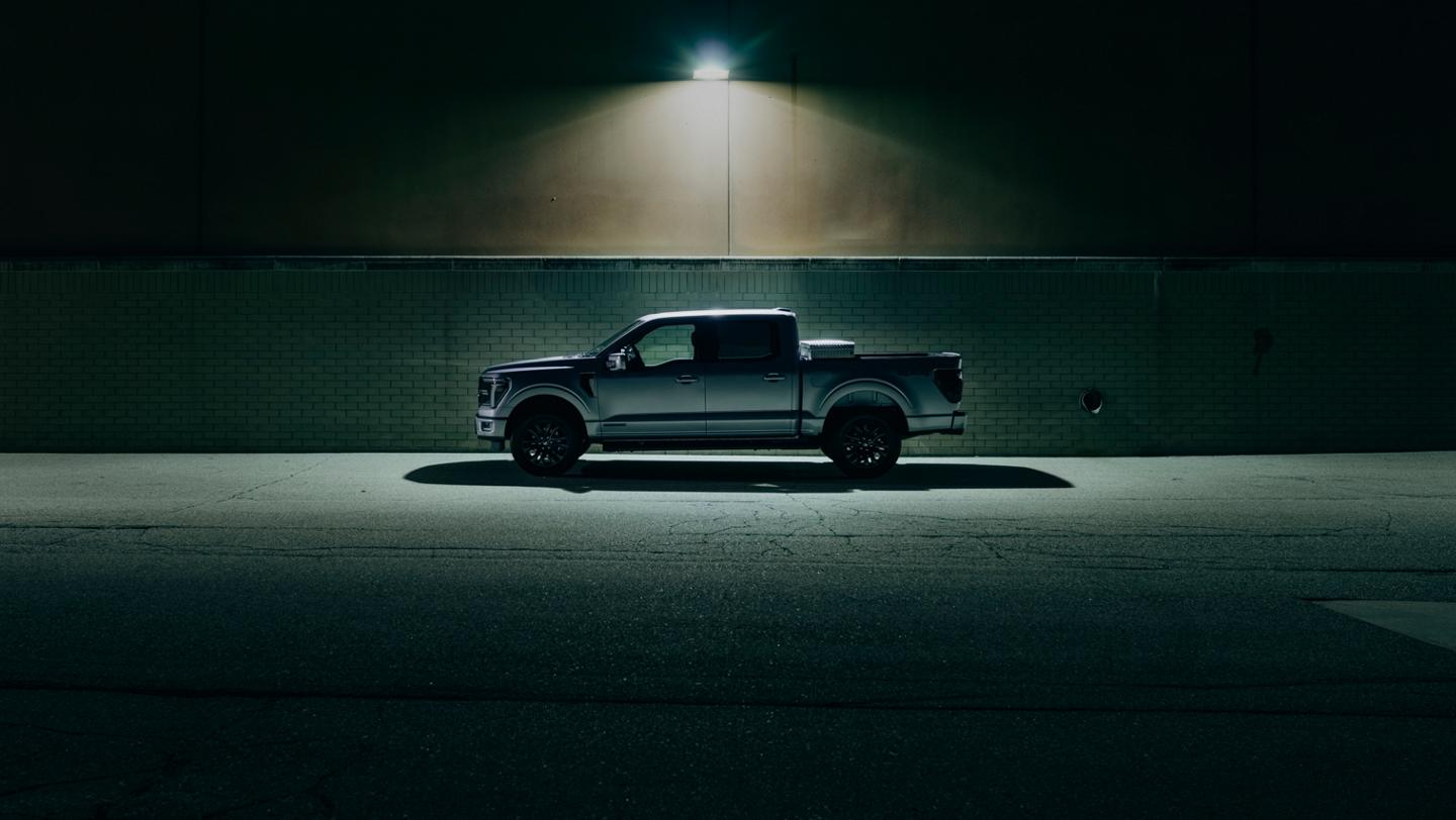 F-150 Lightning stationné.