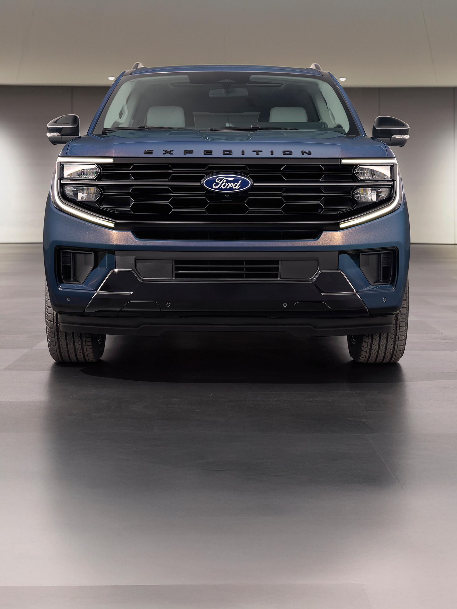 VUS Ford Expedition® Platinum™ 2027 avec ensemble décor du 30e anniversaire en option