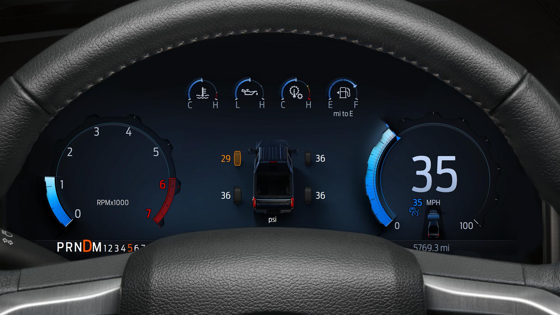 Gros plan sur le tableau de bord du Ford Super Duty® à châssis-cabine 2026