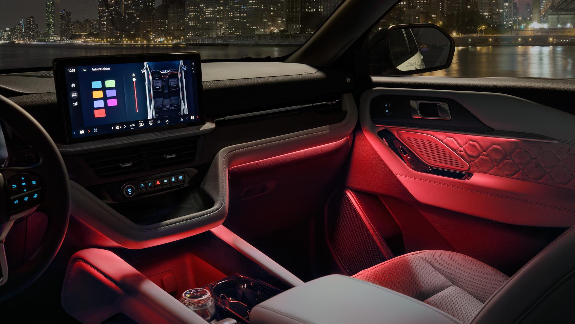 L’habitacle d’un VUS Ford Explorer® 2027 avec l’éclairage ambiant en option allumé