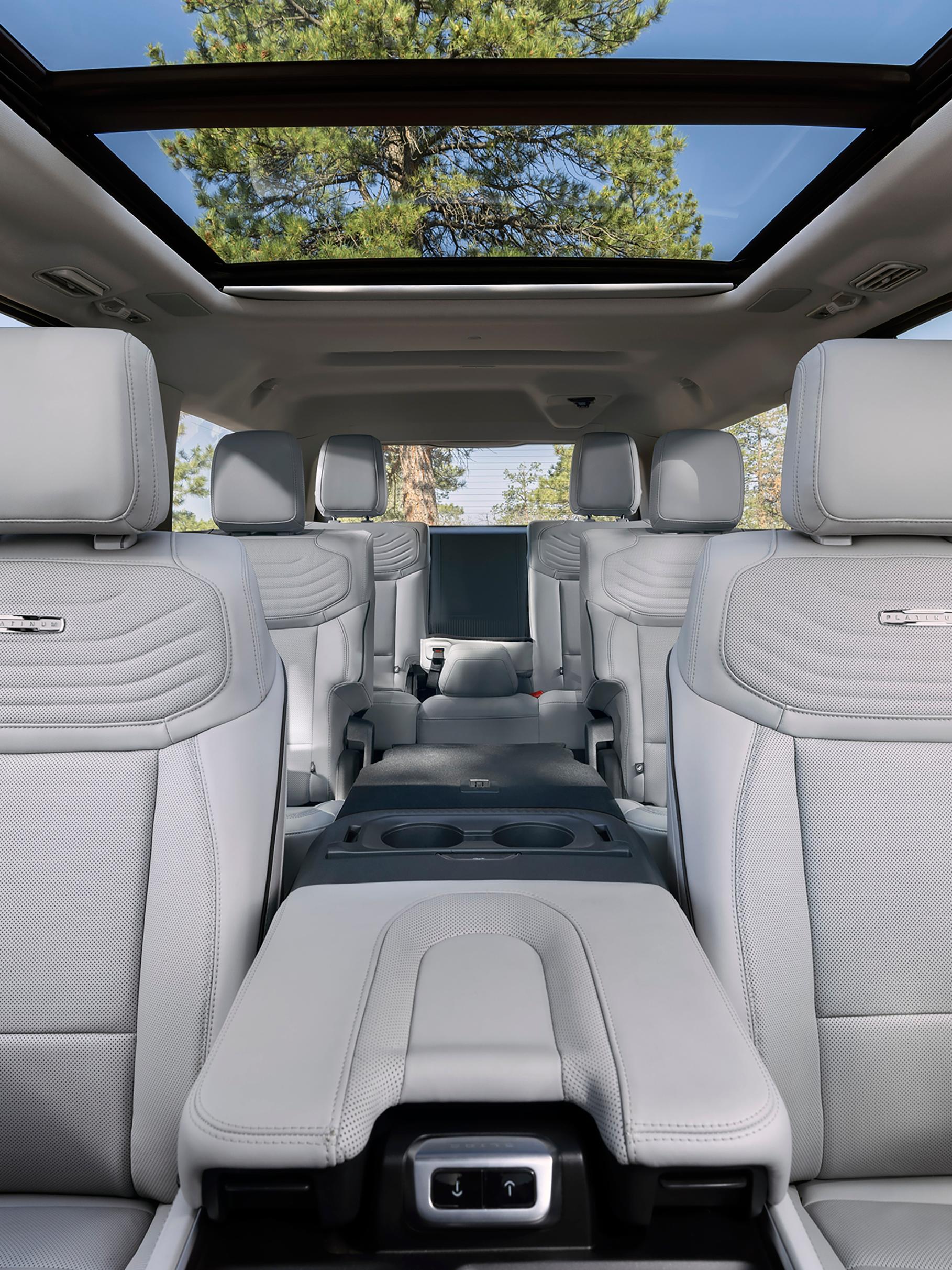 Allée centrale du VUS Ford Expedition® Platinum™ 2027