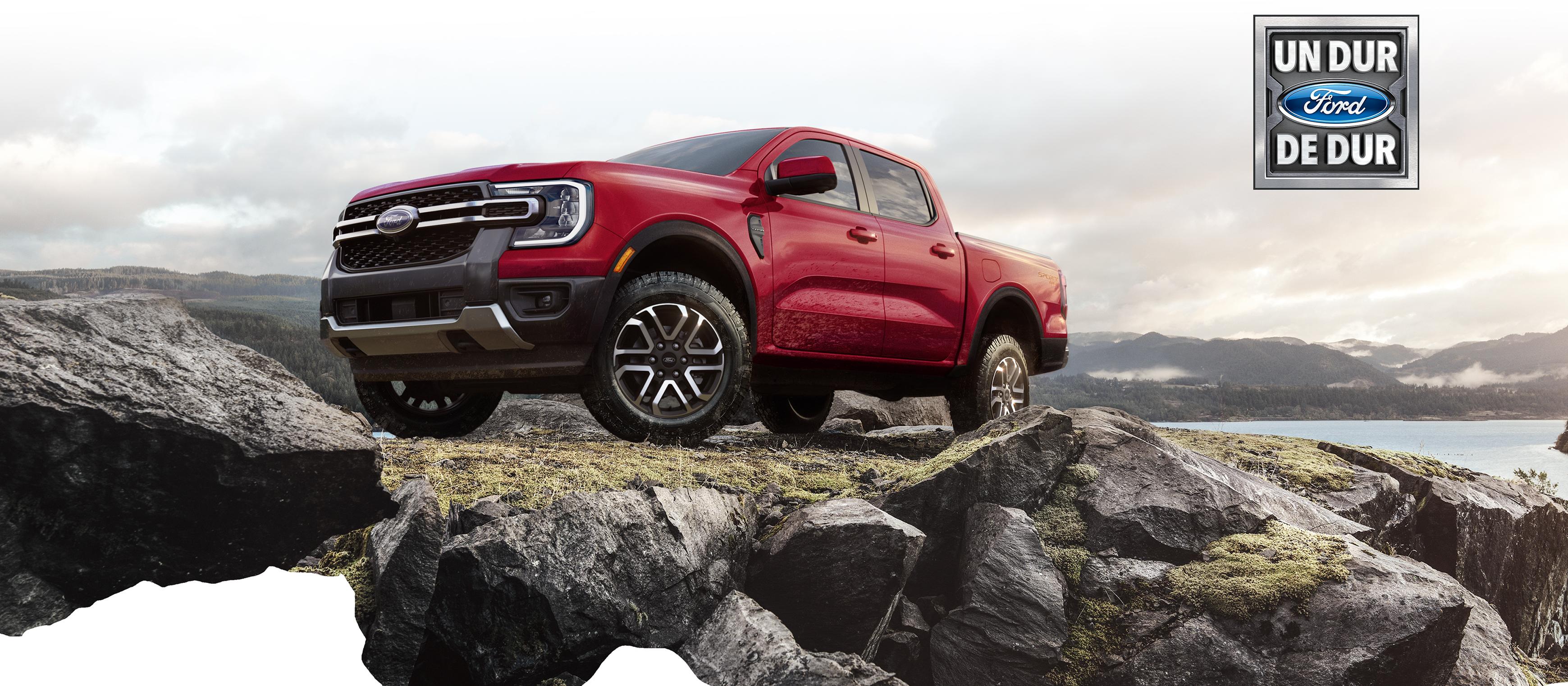 Camion Ford Ranger® 2026 stationné sur une montagne rocheuse