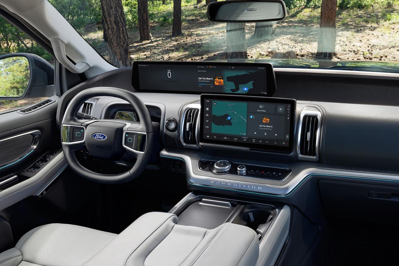 Le VUS Ford Expedition® 2027 avec écran panoramique de 24 po et écran central de 13,2 po