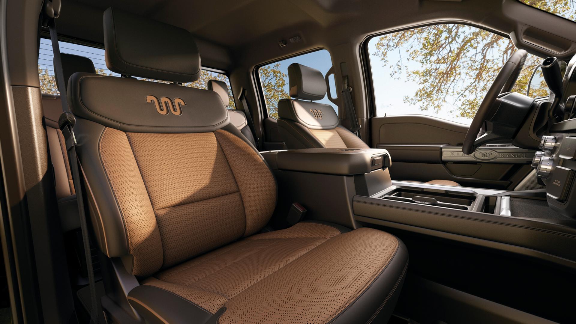 Intérieur du modèle Ford Super Duty® F-250® King Ranch® 2027 en couleur Java