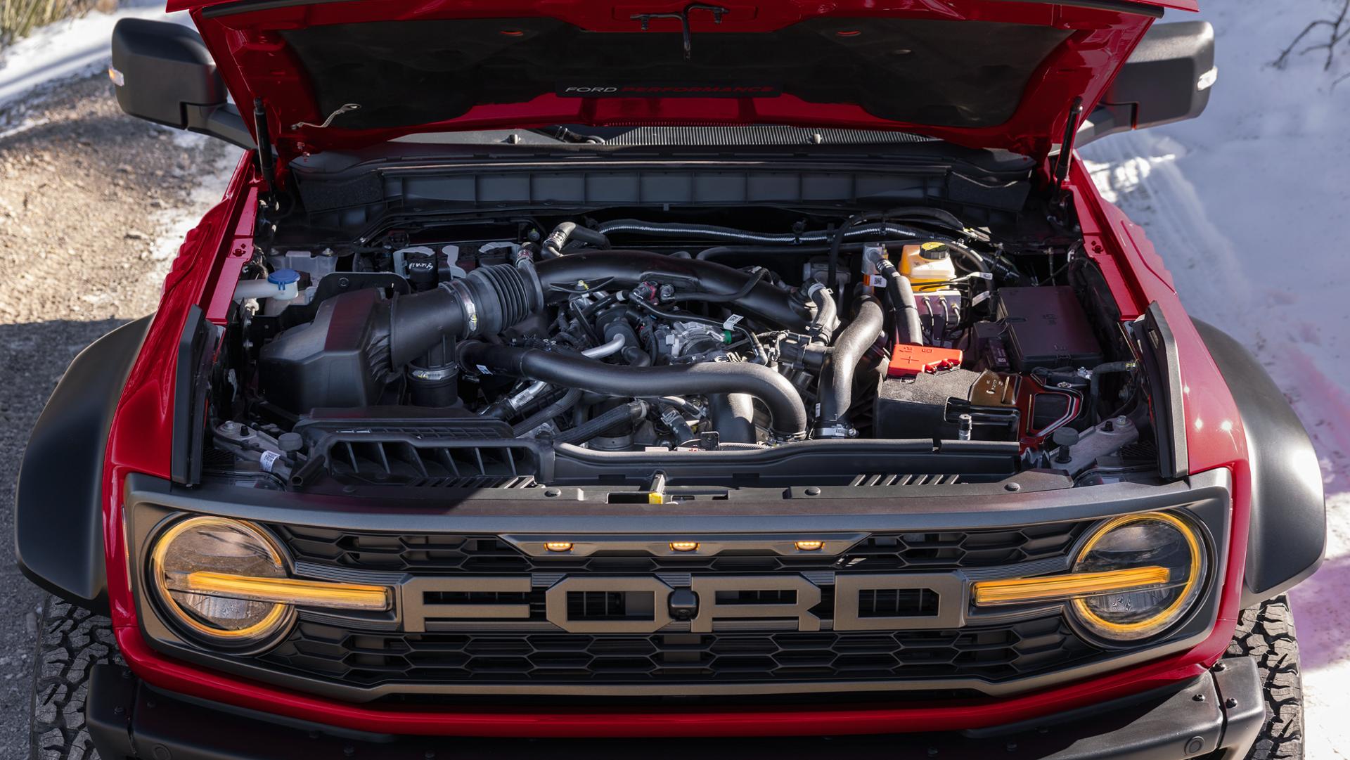 Un VUS Ford Bronco® 2025 avec le capot vers le haut