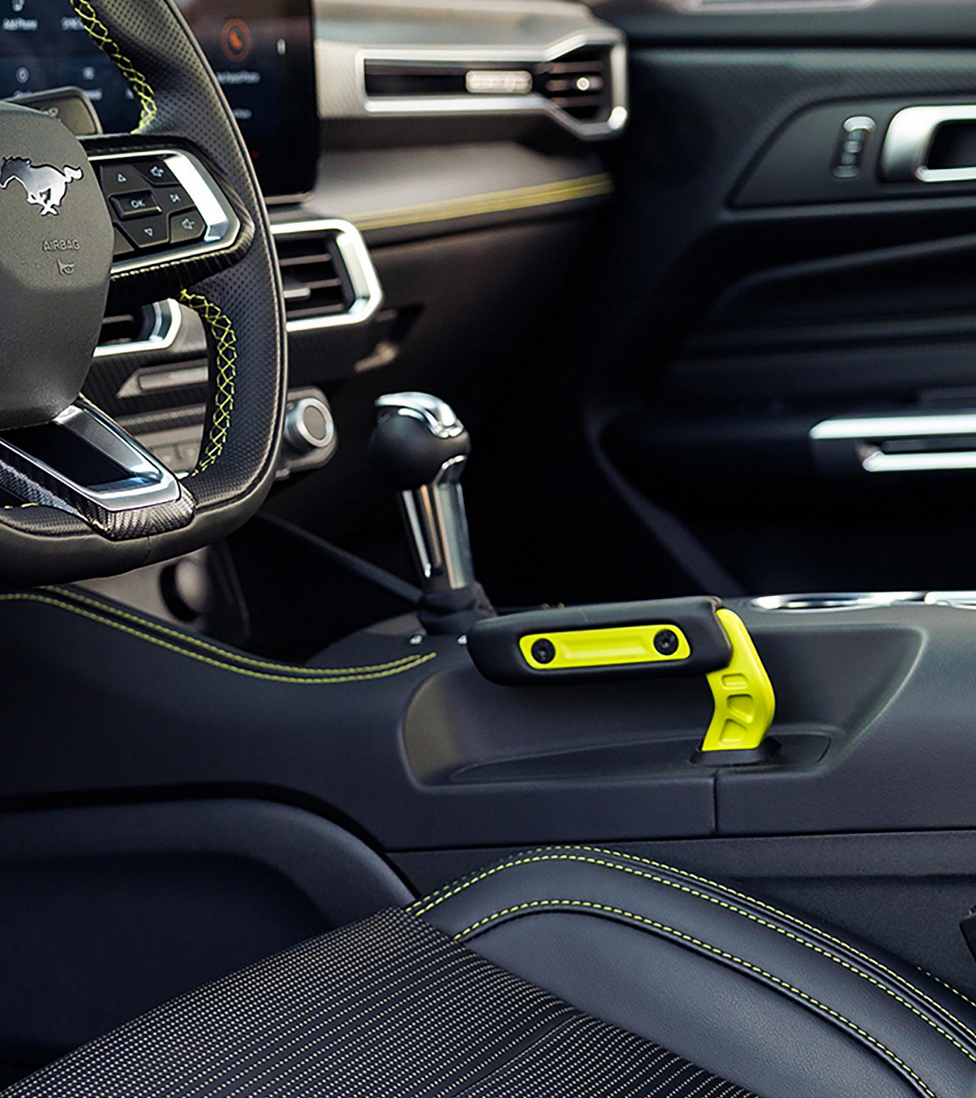 Intérieur de la Ford Mustang® RTR® coupé 2026 avec frein de dérive