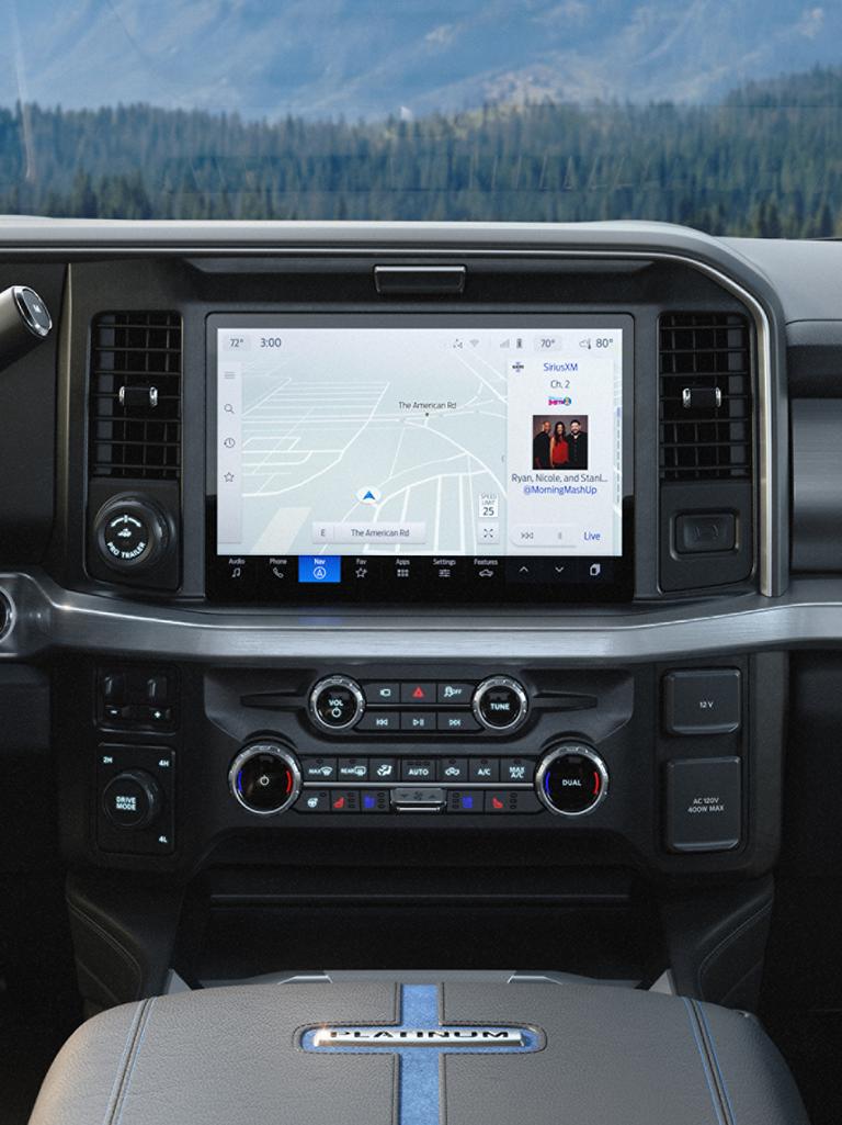 Écran central de 12 po avec SYNC® 4