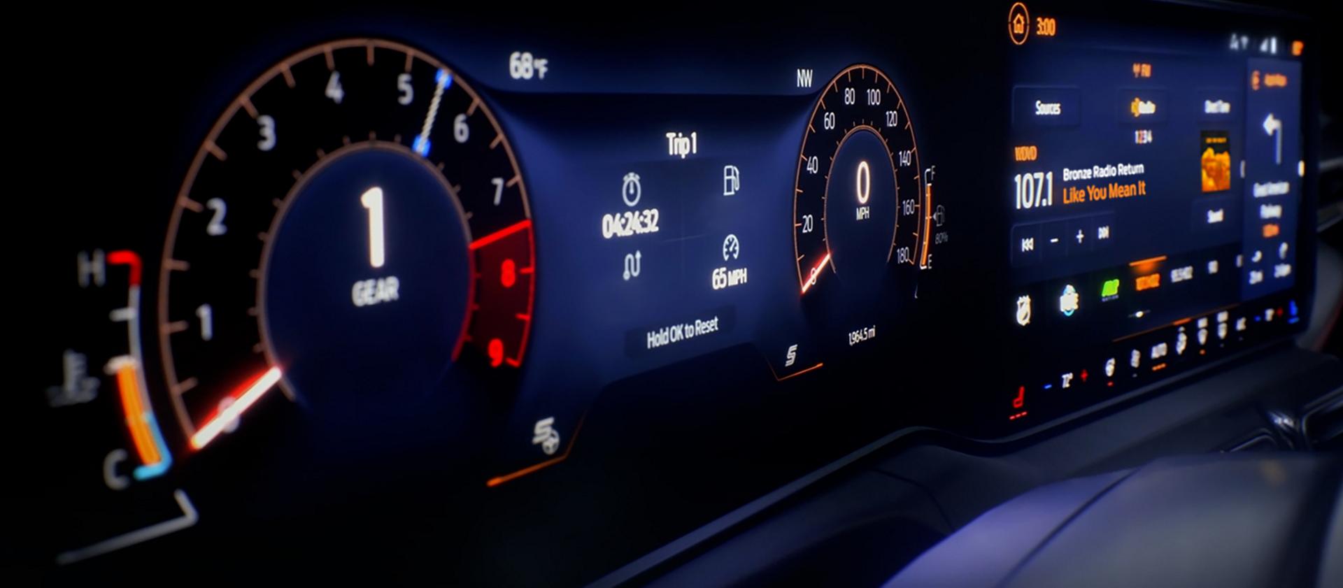 Tableau de bord de la Ford Mustang® 2026 avec écran panoramique courbé avec cadre en magnésium en option