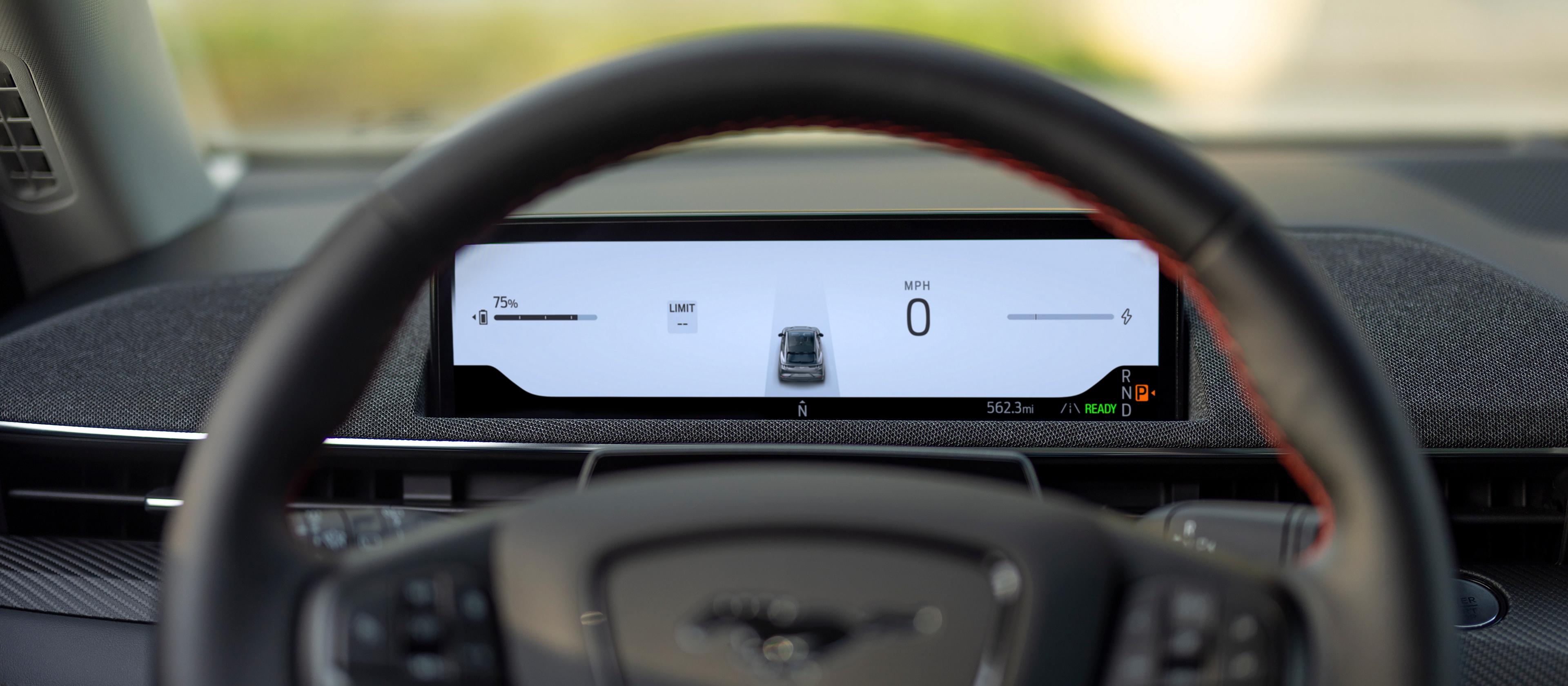 Ford Mustang Mach-E® 2025 indiquant le nombre de kilomètres possibles avant la recharge