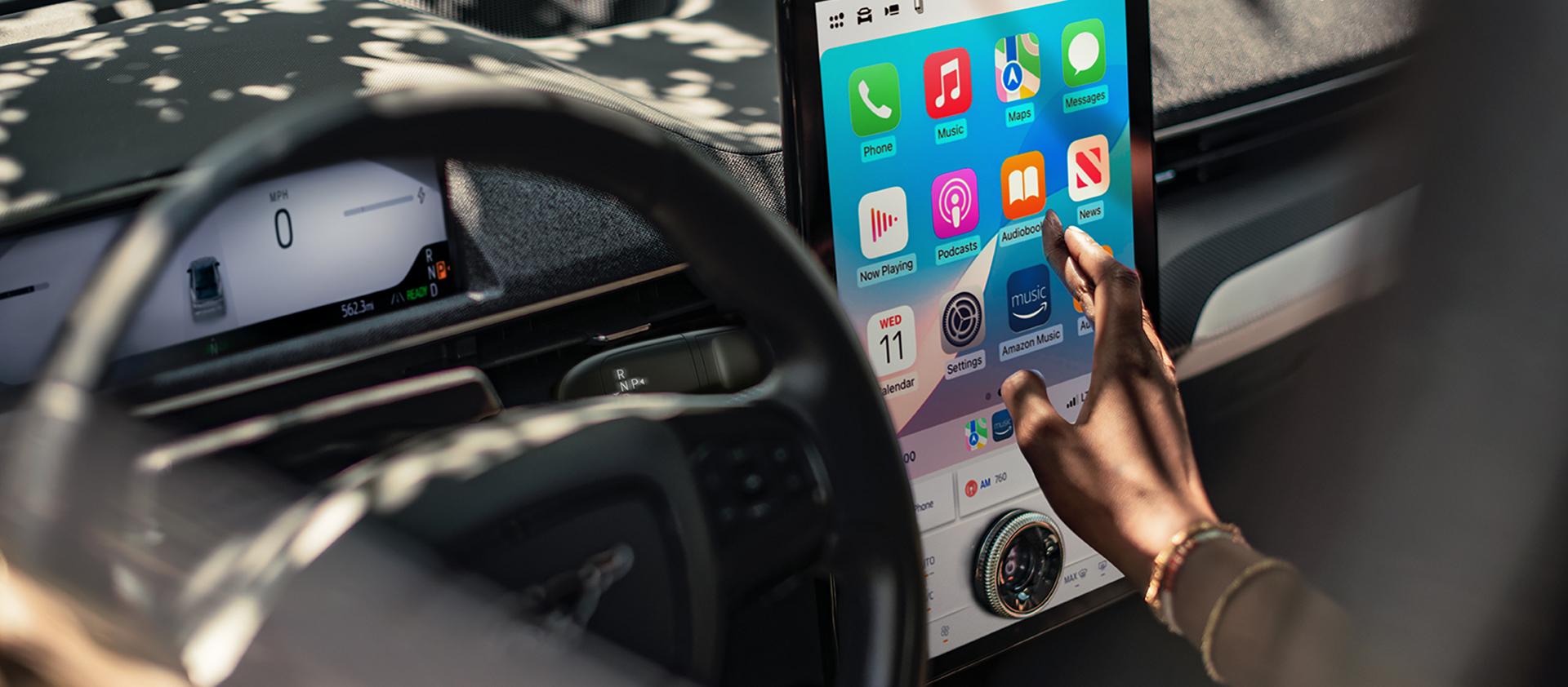 Apple CarPlay® sur l’écran central de 15,5 po du VUS Ford Mustang Mach-E® 2026