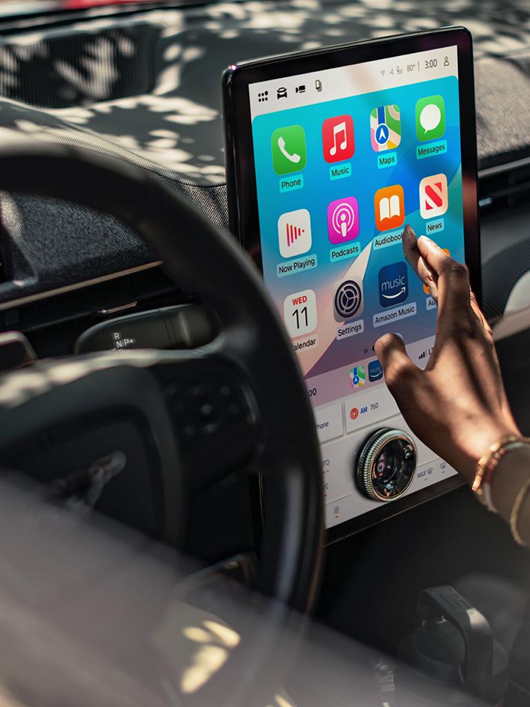 Écran central de 15,5 po dans un VUS Ford Mustang Mach-E® 2026