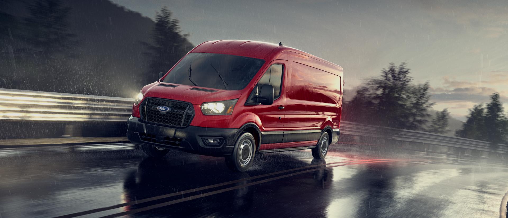 Vue arrière de l’intérieur de la fourgonnette Ford Transit® 2025