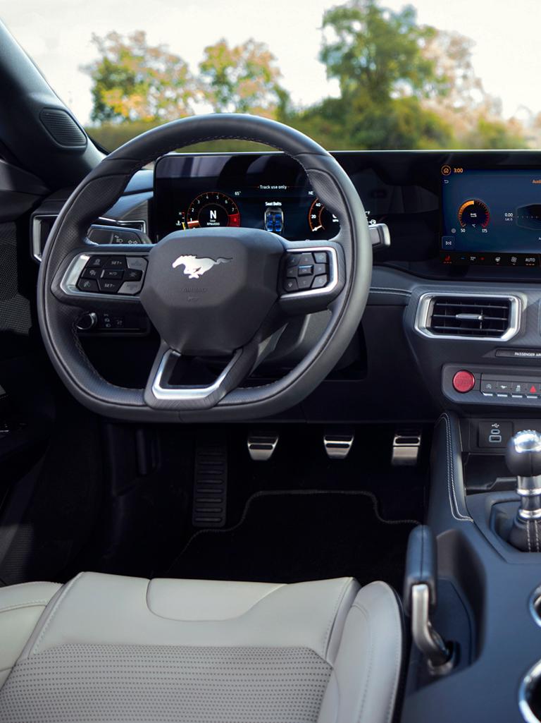 Intérieur de la Ford Mustang® 2025 avec pédales en aluminium