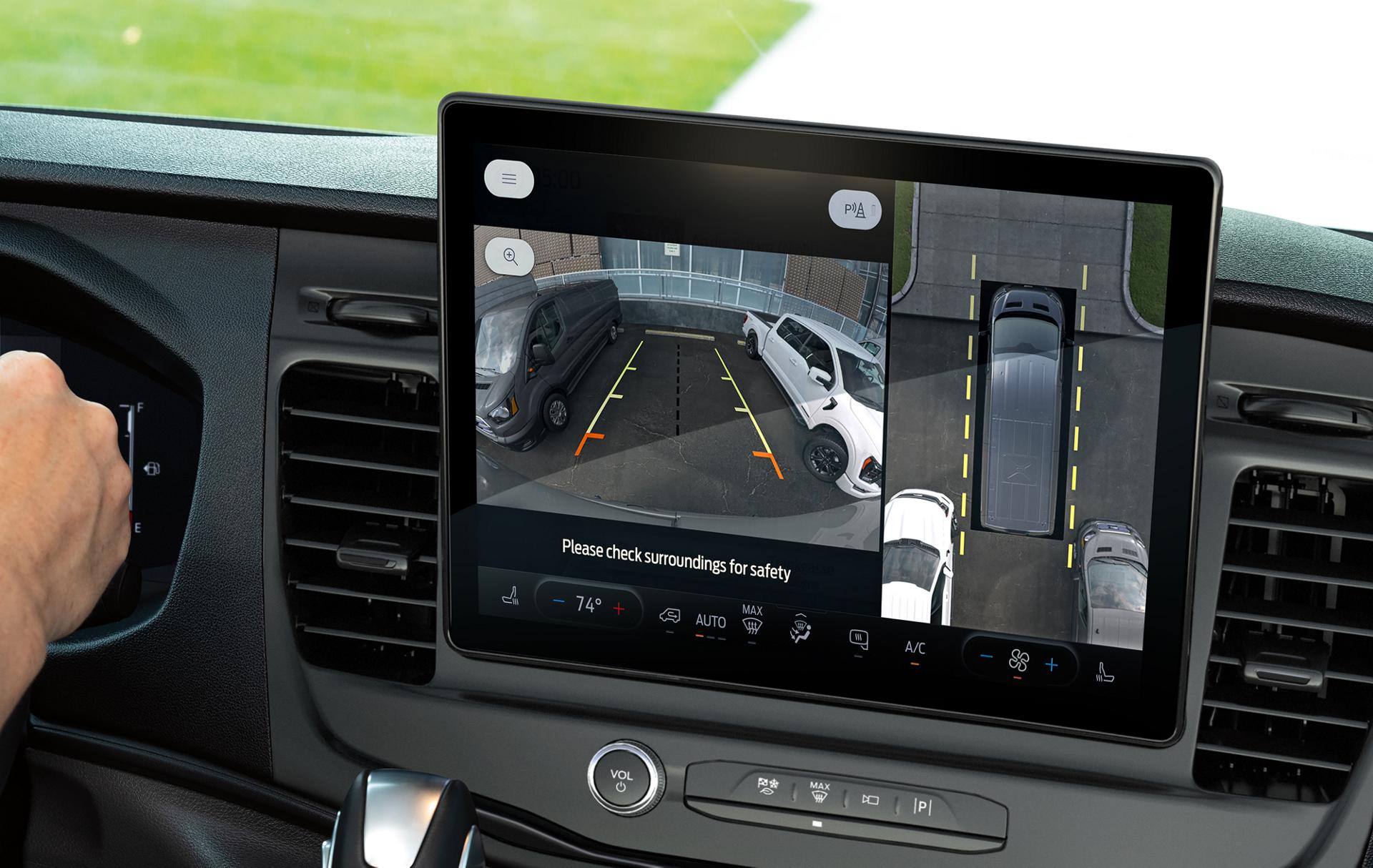 Gros plan de l’écran d’aide à la conduite