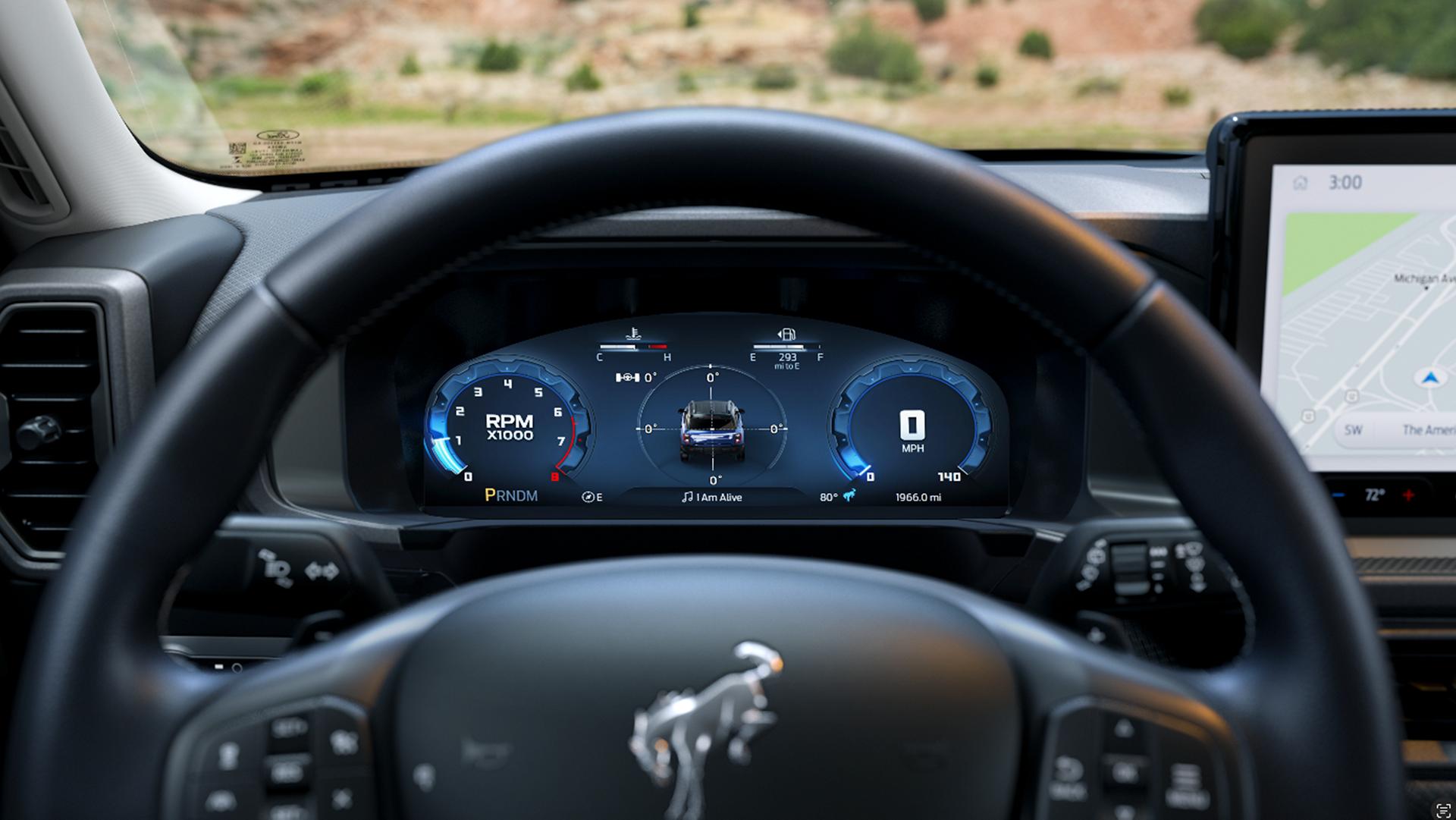 Gros plan sur le volant et le tableau de bord du Bronco Sport.