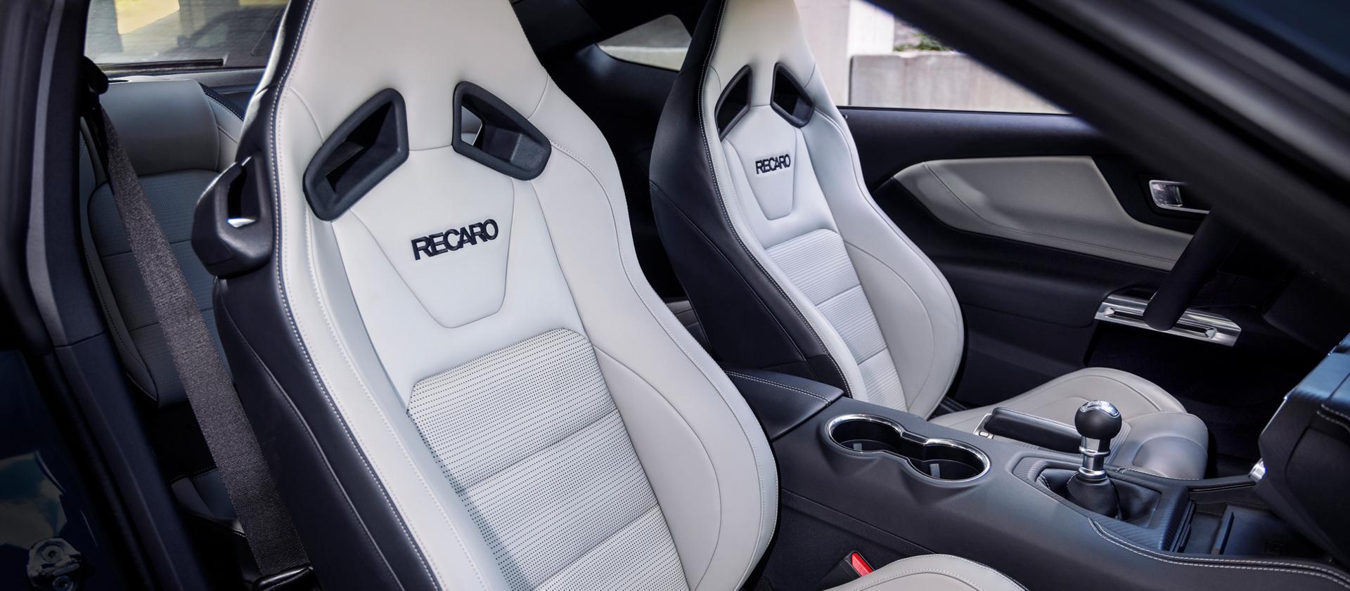 Intérieur de la Ford Mustang® Coupé 2026 avec sièges RECARO® en option