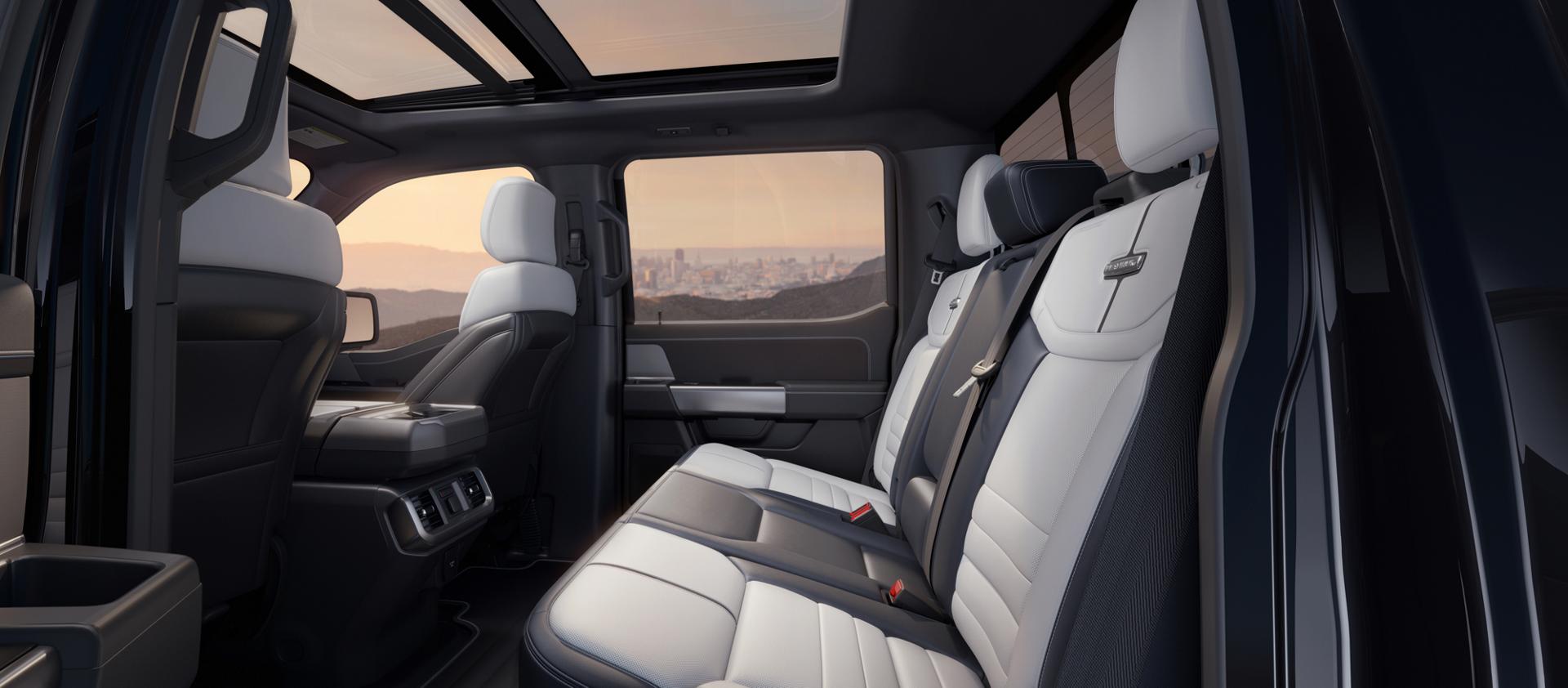 Gros plan de l’intérieur d’un Ford F-150® Lightning® 2025