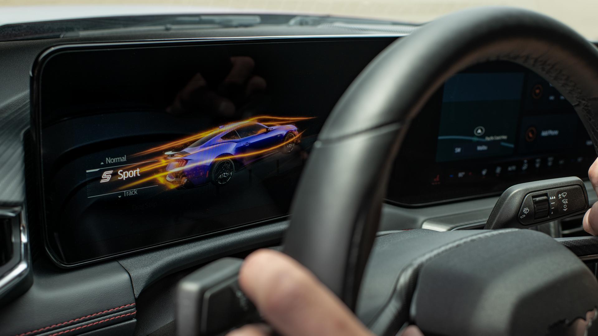 Personne conduisant une Ford Mustang® Coupé 2025