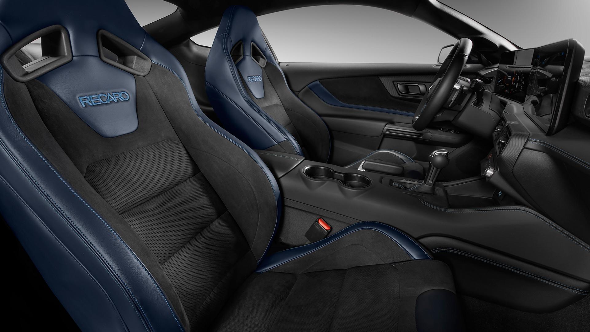 Intérieur de la Ford Mustang Dark Horse® 2026 avec sièges RECARO® en option