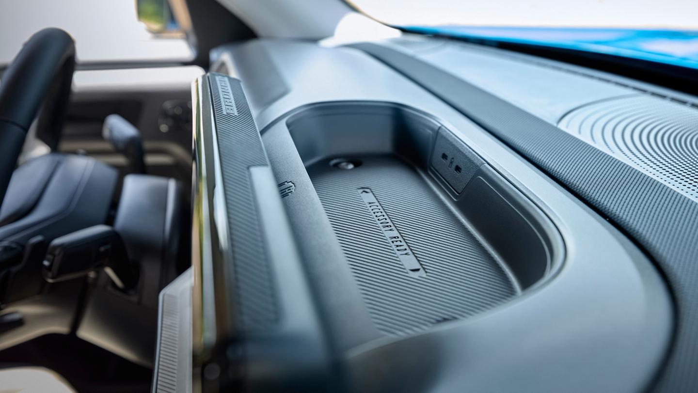 Ford Bronco Sport® 2025 illustrant un bac pour accessoires