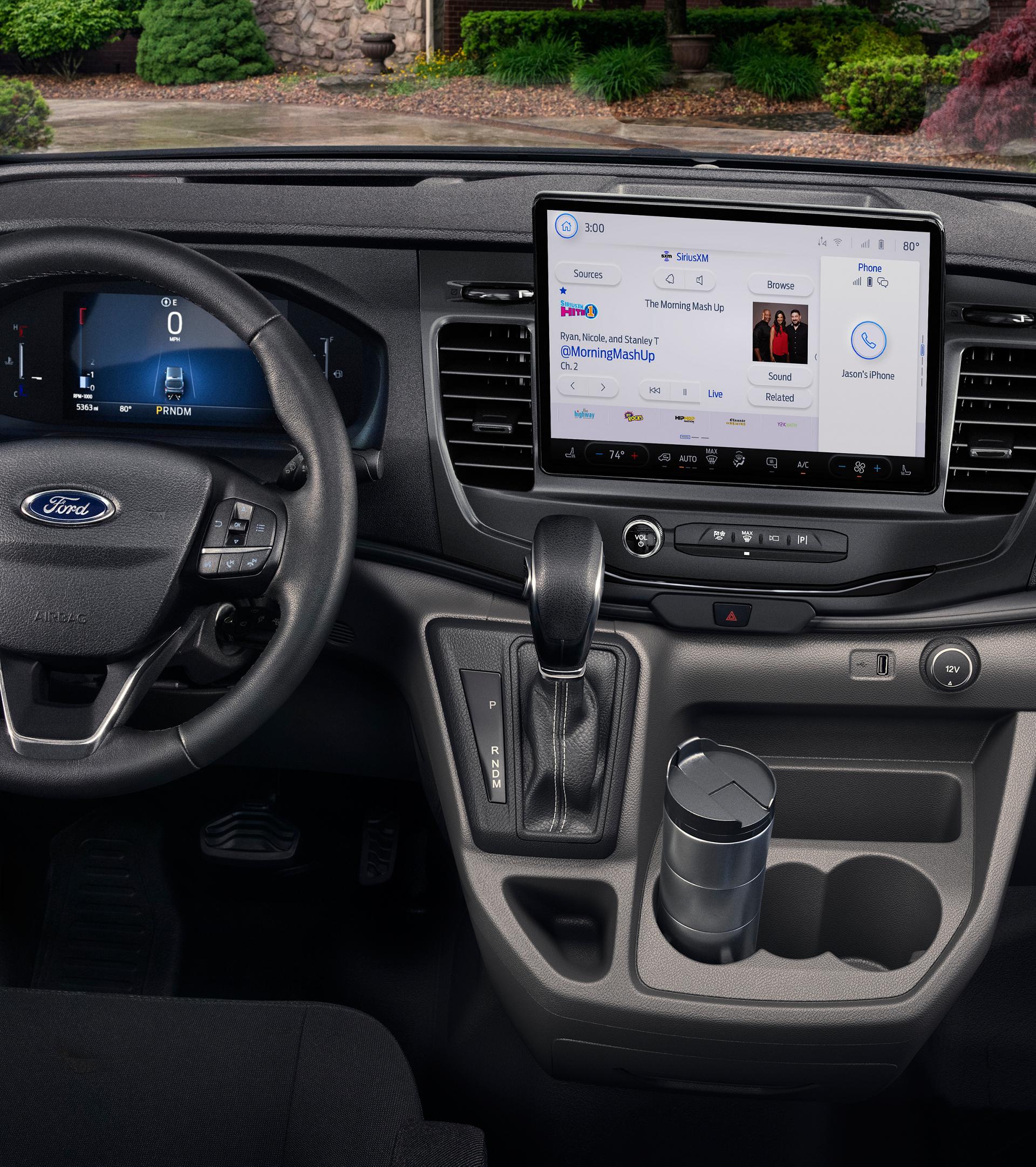 Gros plan du tableau de bord de la fourgonnette Ford Transit® 2026