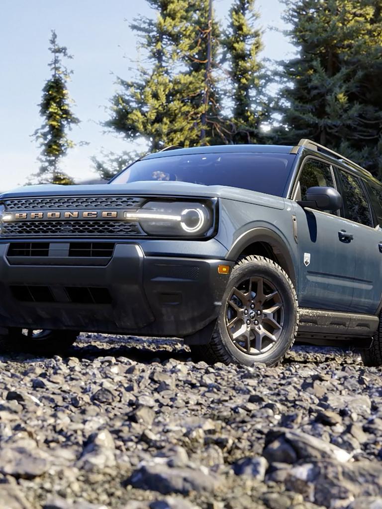 Modèle Ford Bronco Sport® Big Bend® 2026 stationné sur de l’herbe