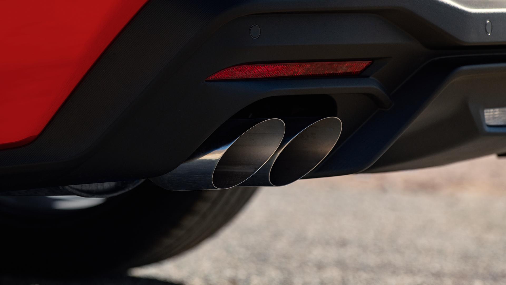 Échappement de performance à soupape active avec embouts chromés quadruples de la Ford Mustang® 2025