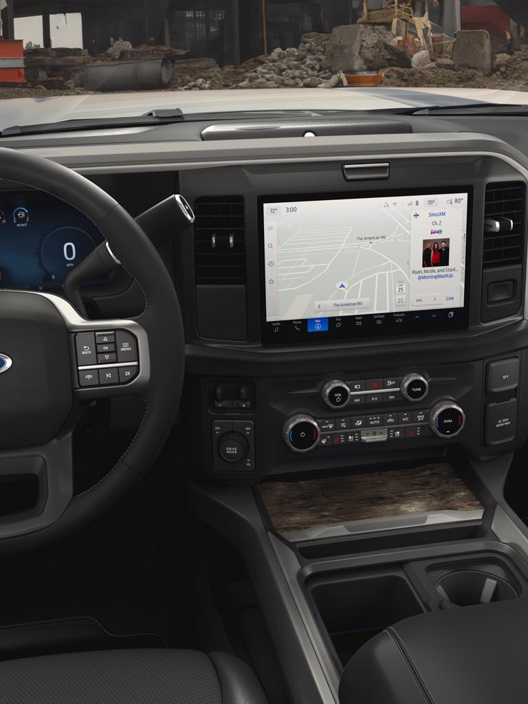 Gros plan de l’écran d'affichage central du Ford Super Duty® à châssis-cabine 2026