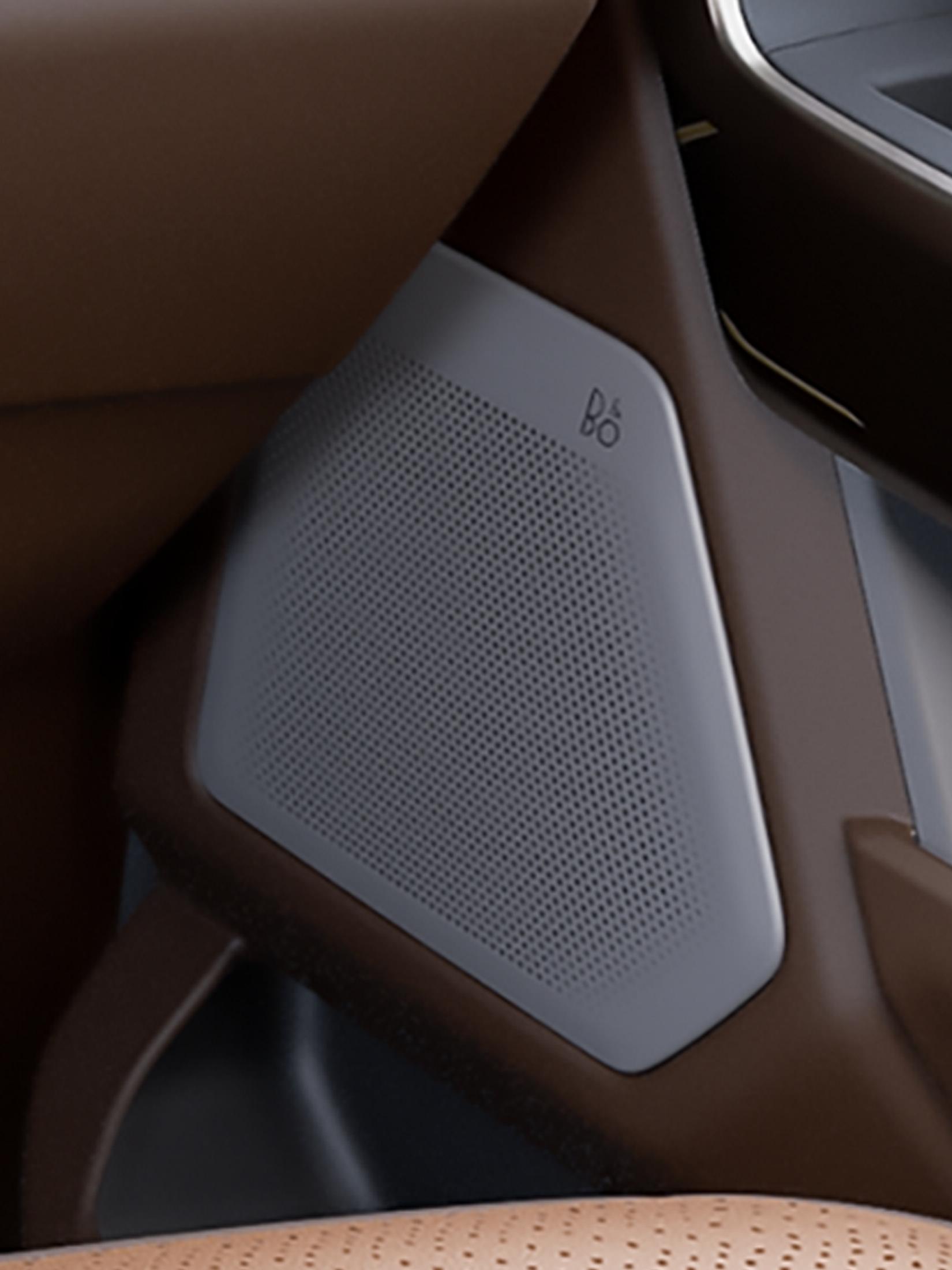 Haut-parleur intégré au système audio B&O® Unleashed dans la porte d’un modèle Ford Super Duty® F-250® King Ranch® 2027