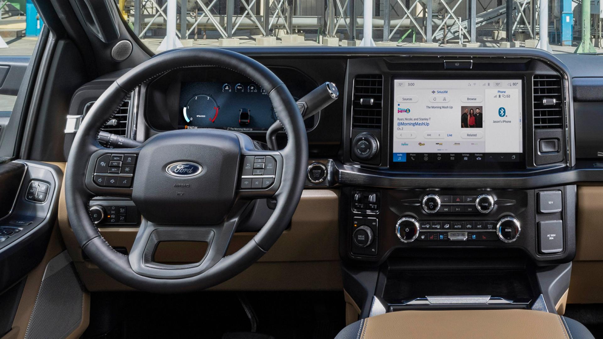 Vue intérieure d’un Ford Super Duty® de modèle F-350® 2027 avec l’ensemble ultime Lariat®