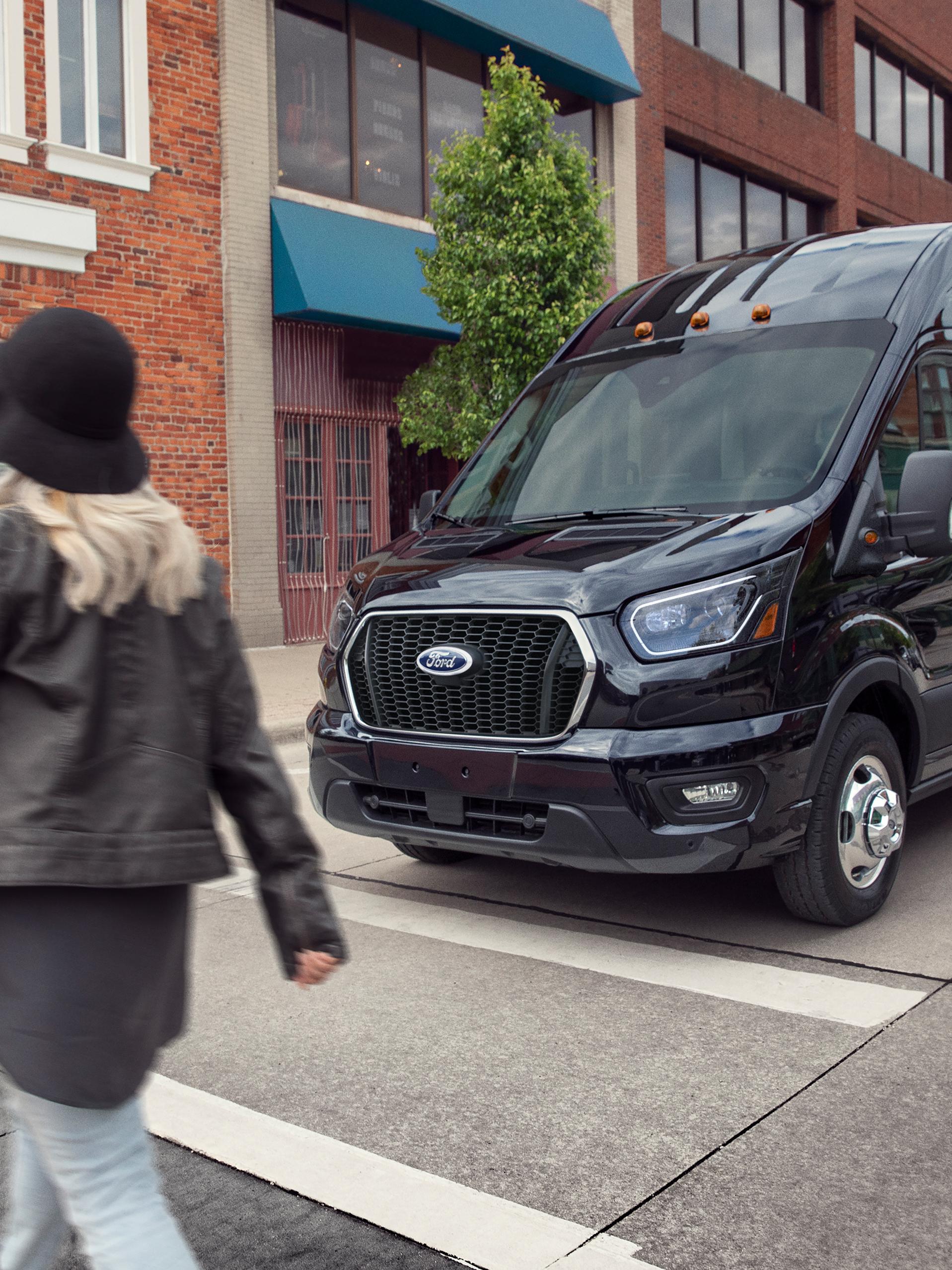 Les configurations intérieures et de sièges des fourgonnettes utilitaires et de transport de passagers Ford Transit® 2027